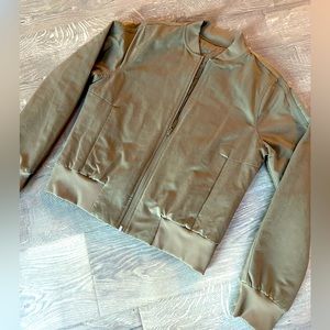 Lululemon Women’s Reversible Suede-Quilted Bomber Jacket (6)